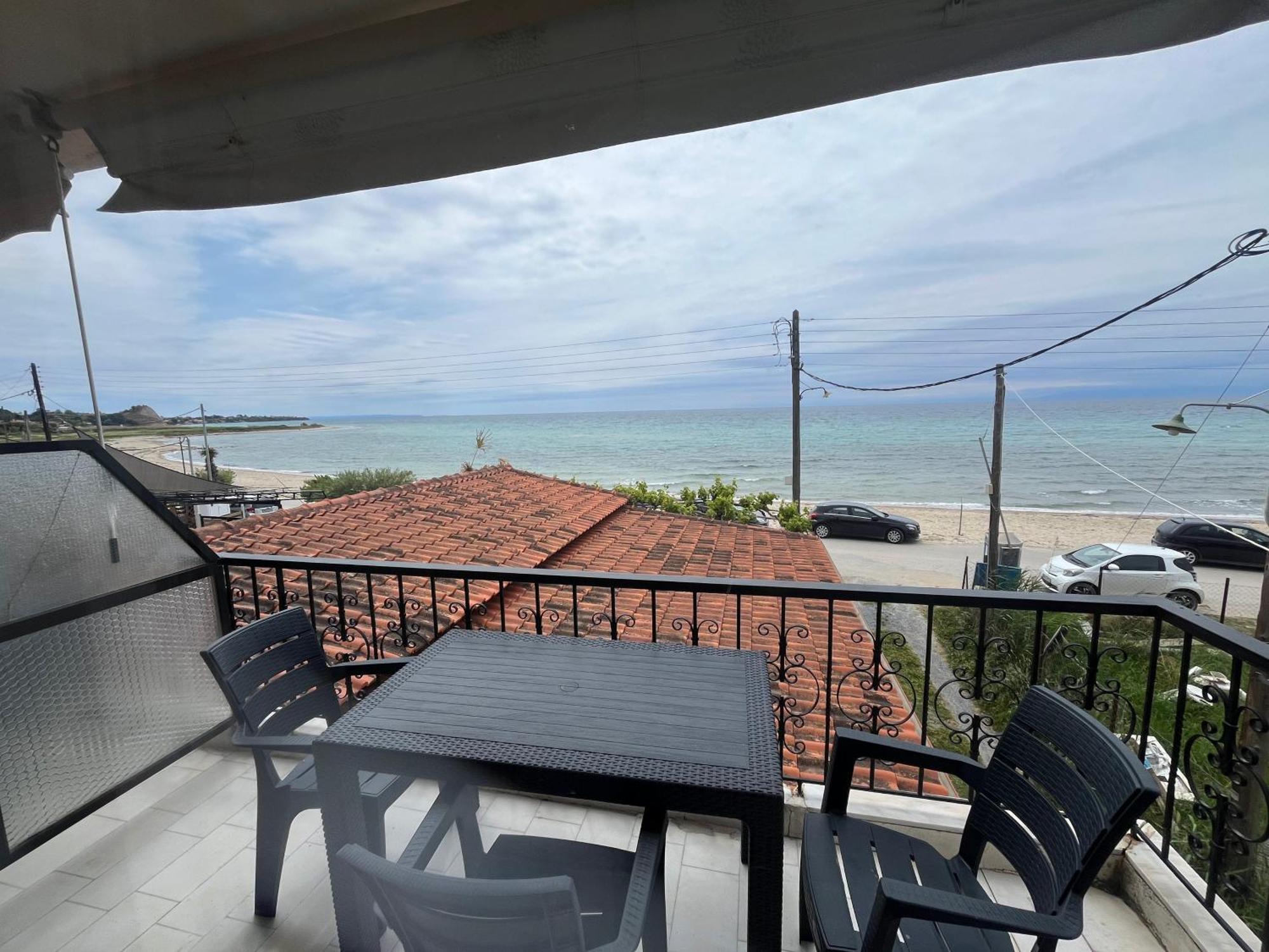 Okkio Sea View Apartment Vergia Exterior photo